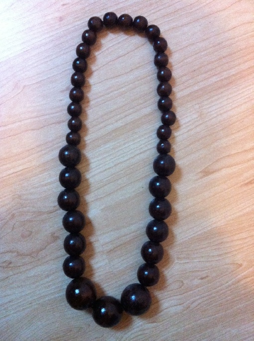 Collier en bille de bois marron